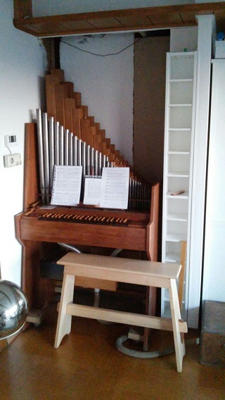 Orgel im Wohnzimmer